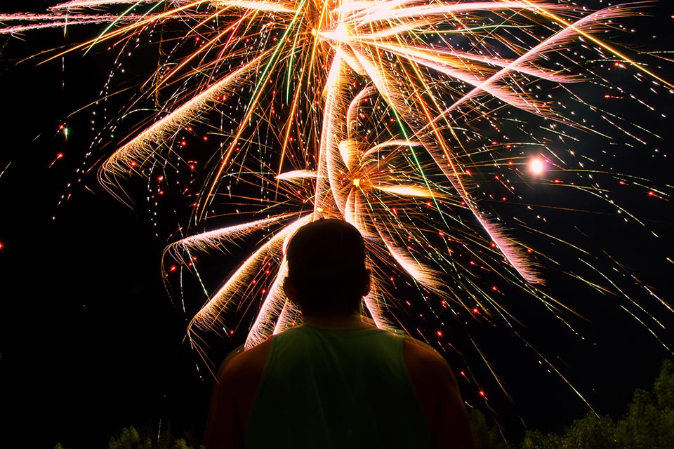 Feuerwerk am Nachthimmel © Jack Patrick, Unsplash